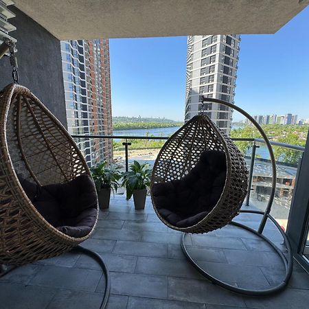 4 Rooms Apartment With A View Of The Dnieper River Kyiv Exterior foto