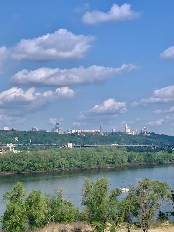 4 Rooms Apartment With A View Of The Dnieper River Kyiv Exterior foto